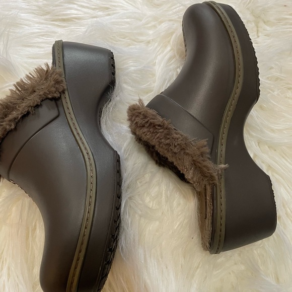 Crocs Womens Cobbler Clog Mules with Faux Fur Lining Brown/Walnut Size 6 - Picture 4 of 11